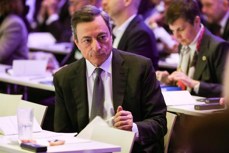 Draghi dice que la recuperaciÃ³n es robusta pero la inflaciÃ³n precisa aÃºn de apoyo del BCE